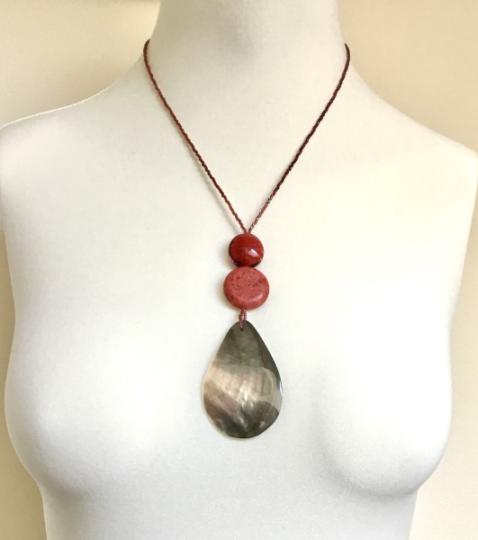 Fiva necklace red-coral.MOP