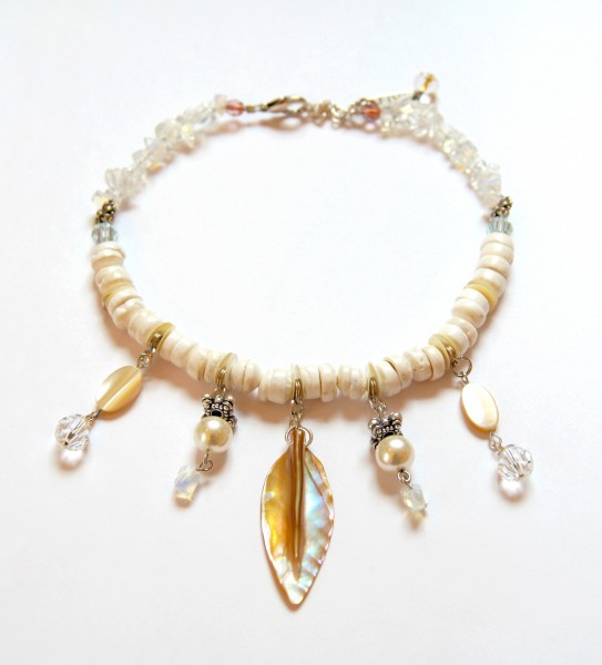 Fiva shell necklace